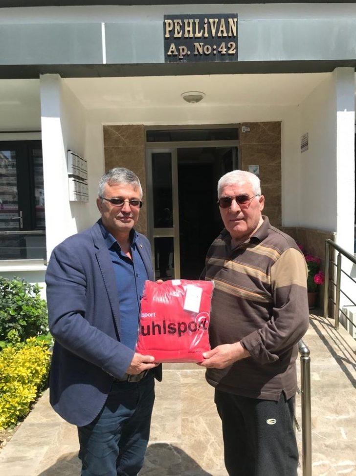 Yalova’da 65 yaş üstü güreşçilere vefa G4