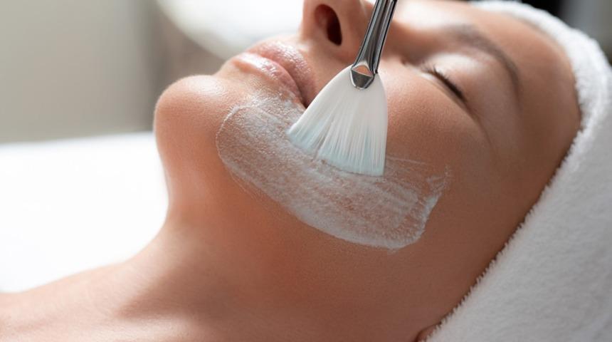 M&uuml;kemmel bir cilde sahip olmak işte bu kadar kolay! G&uuml;zellerin sır gibi sakladığı...