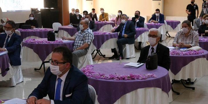 Isparta Belediye Meclisinden gül kaplı masalarda olağanüstü toplantı G3