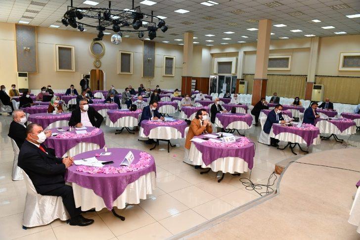 Isparta Belediye Meclisinden gül kaplı masalarda olağanüstü toplantı G4