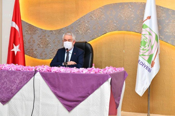 Isparta Belediye Meclisinden gül kaplı masalarda olağanüstü toplantı G5