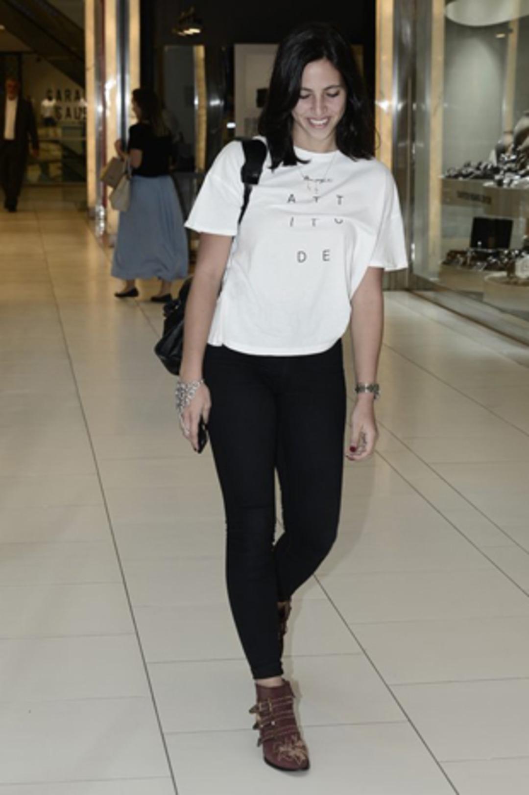 Zehra &Ccedil;ilingiroğlu hediye baktı