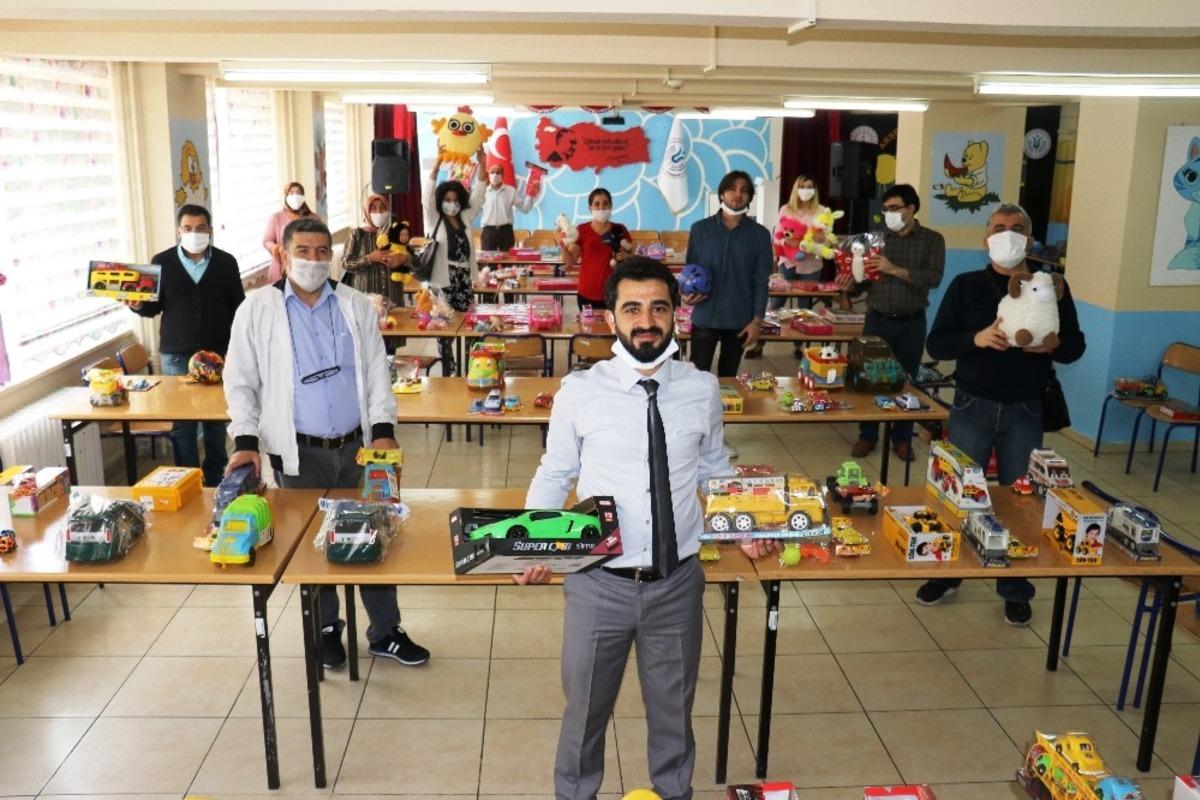 Bayram &ouml;ncesi yetim &ccedil;ocukları sevindirecekler
