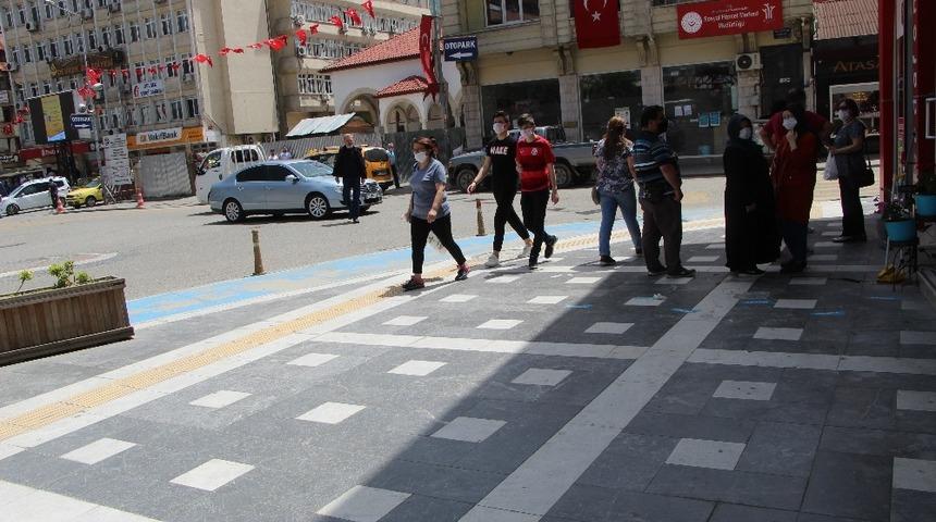 Devrekli gen&ccedil;ler g&uuml;nler sonra sokaklara akın ettiler