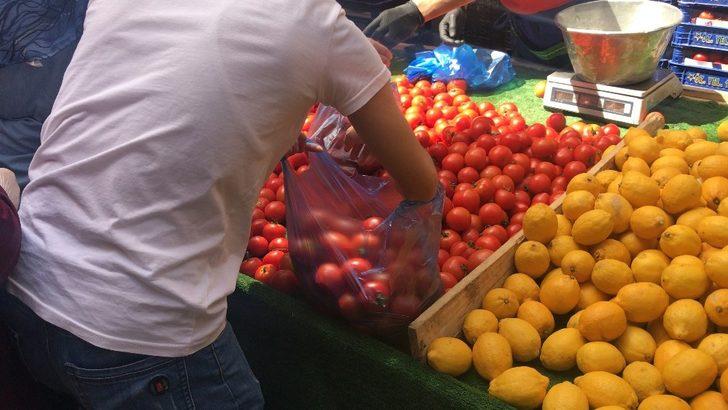 İstanbul'da kısıtlama öncesi vatandaşlar pazara akın etti G4