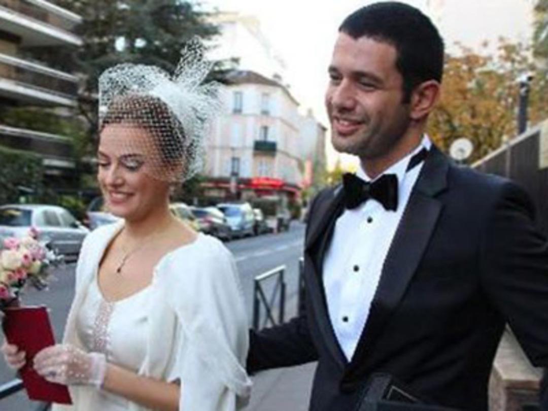 Keremcem ile Ezgi Asaroğlu'nun s&uuml;rpriz birlikteliği