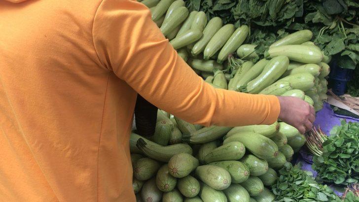 İstanbul'da kısıtlama öncesi vatandaşlar pazara akın etti G5