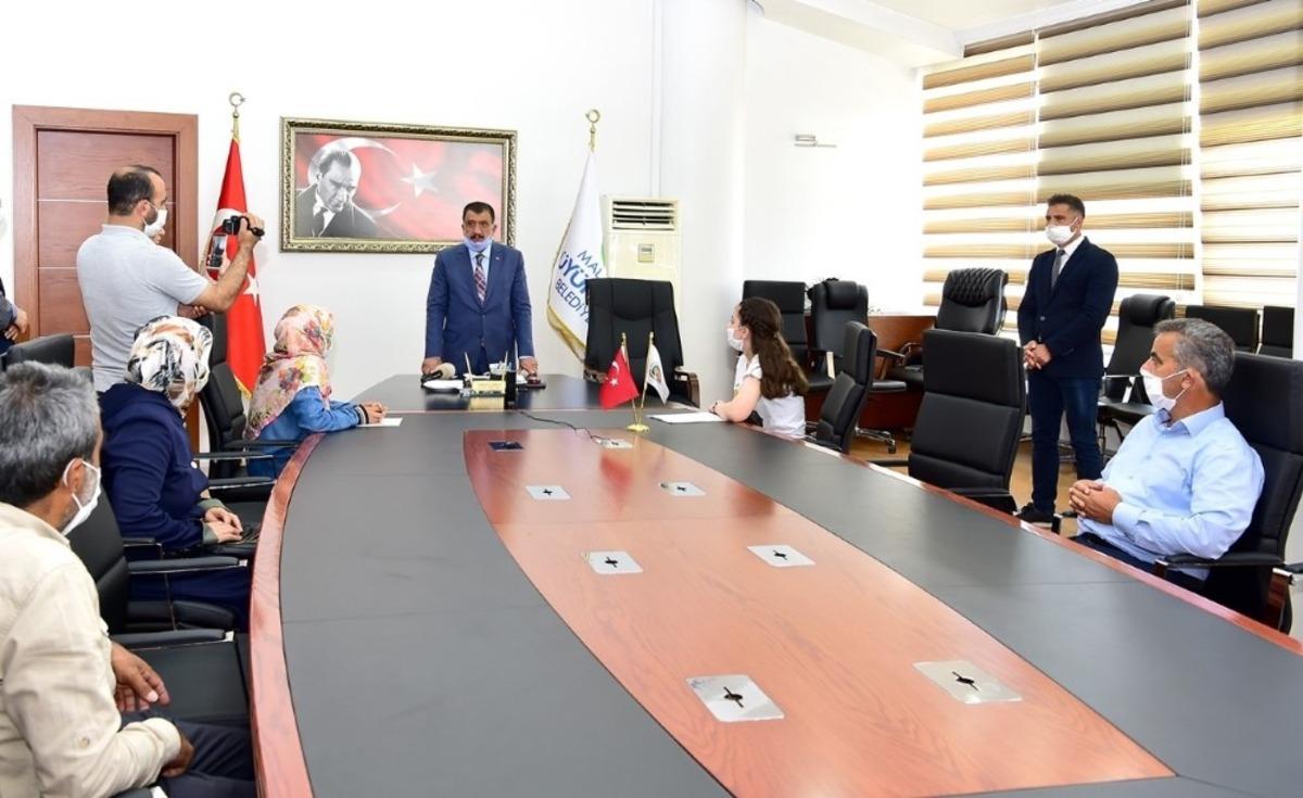 19 Mayıs&rsquo;ı yazıp &ouml;d&uuml;l kazandılar