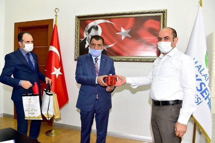 19 Mayıs’ı yazıp ödül kazandılar G2