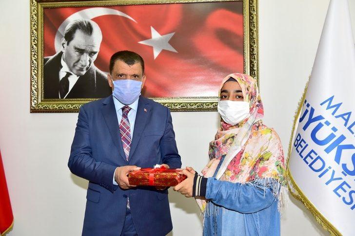 19 Mayıs’ı yazıp ödül kazandılar G3