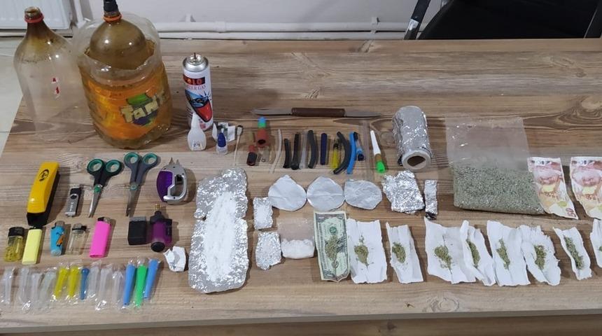 Manisa’da jandarmadan uyuşturucu baskını