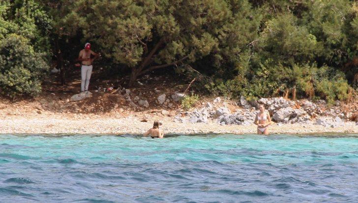 Saklı koyda gizi saklı denize girdiler G3