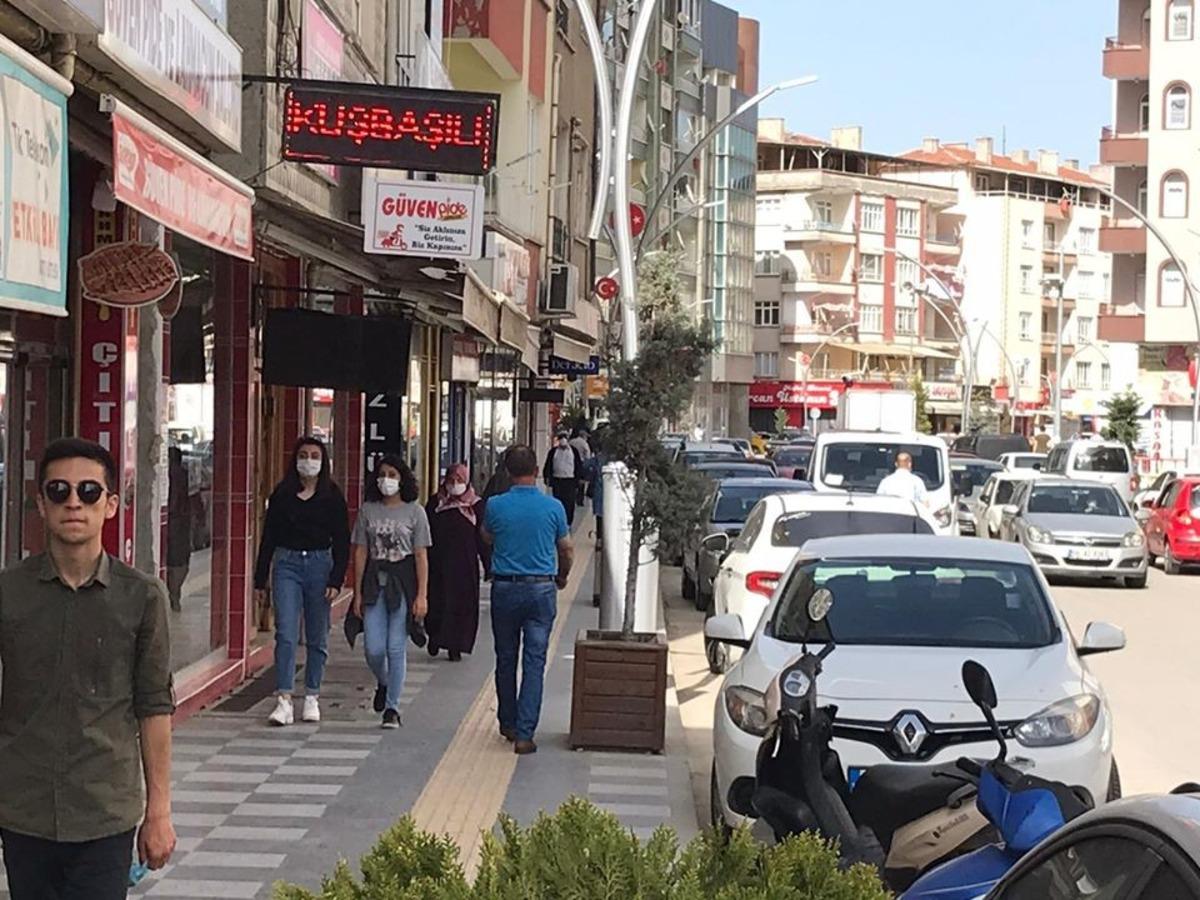 Sungurlu&rsquo;da gen&ccedil;ler 42 g&uuml;n sonra sokaklara akın etti