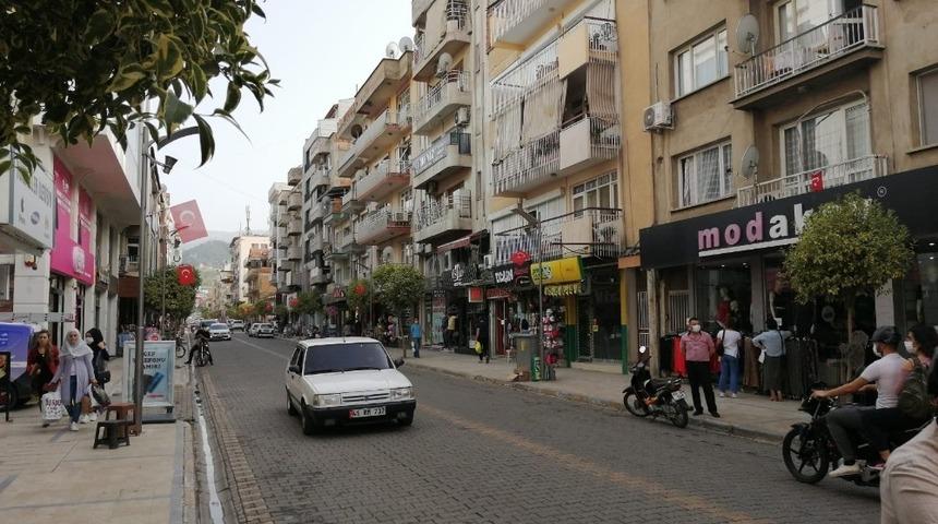 Salihli&rsquo;nin t&uuml;m ana caddelerinde maskesiz dolaşmak yasaklandı