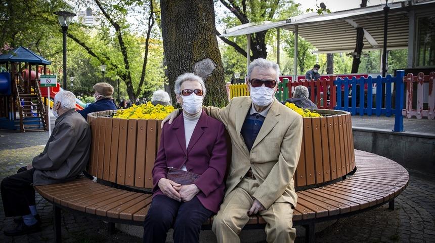 Son dakika: 65 yaş üzeri vatandaşların sokağa çıkma saati değişti