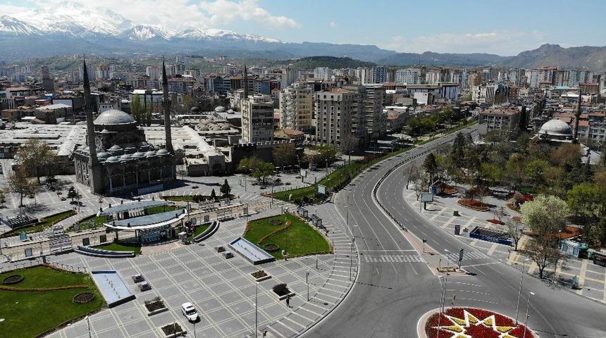 Kayseri&rsquo;de ezanın ge&ccedil; okunması