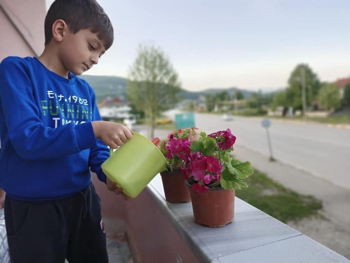 Minik &ouml;ğrenciler doğadaki canlılarla buluştu