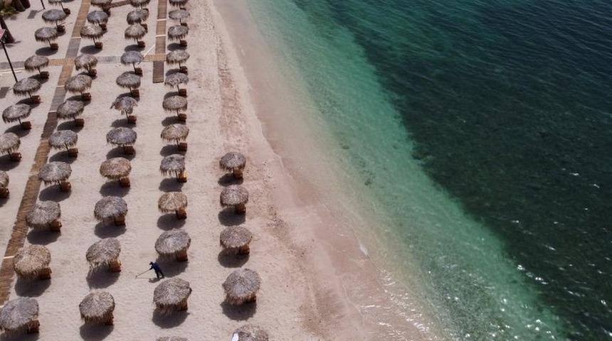  Denize ve havuza girmek g&uuml;venli mi? Koronavir&uuml;s y&uuml;zmeyle bulaşır mı?