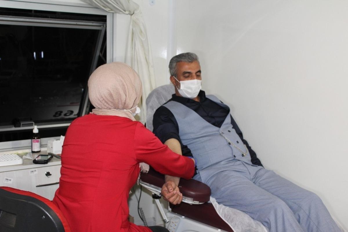Elazığ&rsquo;dan kan bağışı desteği s&uuml;r&uuml;yor
