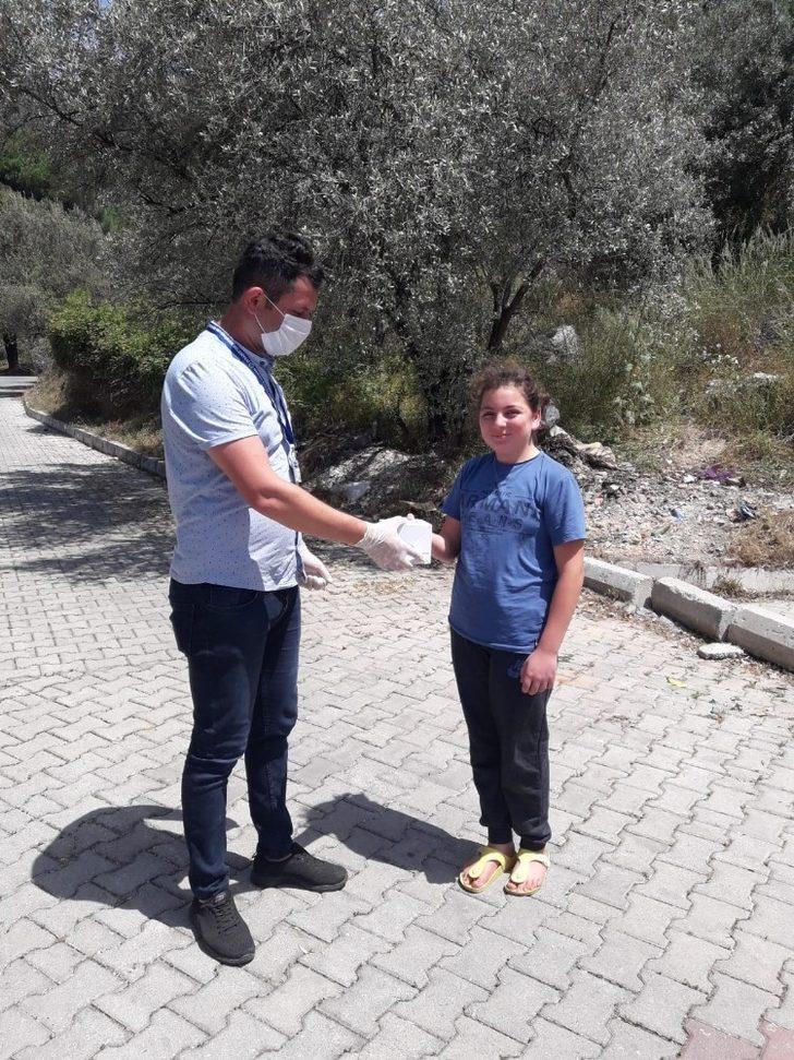 Büyükşehir Belediyesinden gençlere ve çocuklara kupa bardak G5