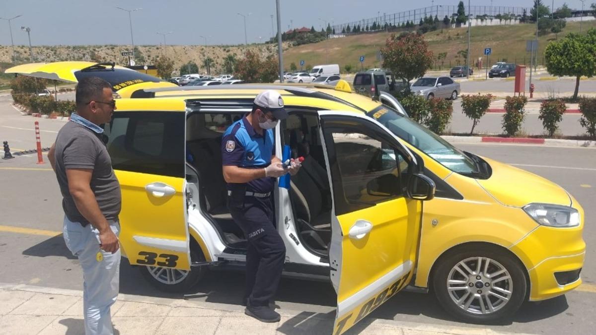 Mersin&rsquo;de taksiler korona vir&uuml;se karşı denetleniyor
