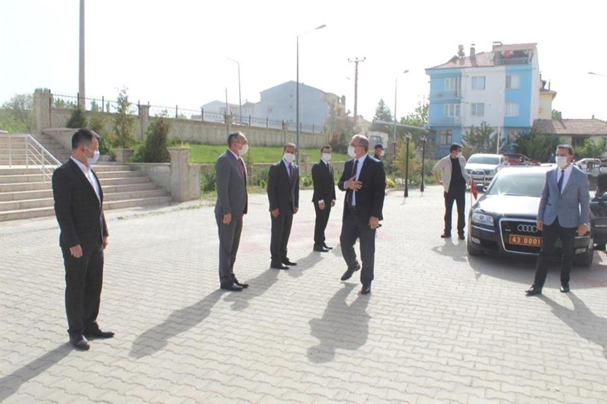 Vali Toraman, il&ccedil;elerdeki Korona vir&uuml;s tedbirlerini denetledi