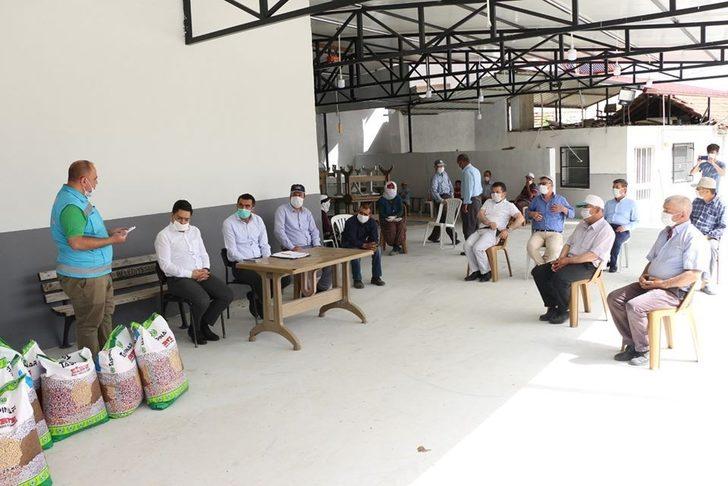 33 çiftçiye ’’Zirve fasulye’’ tohumu dağıtıldı G1