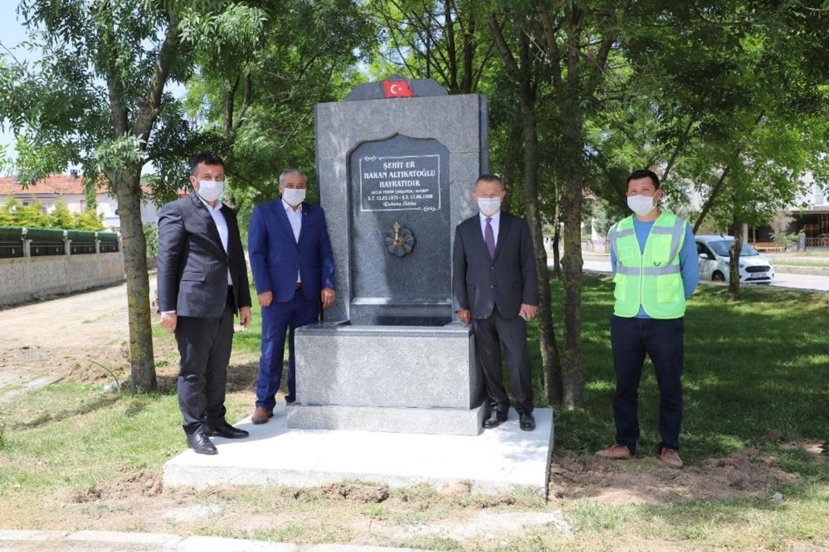 Şehit i&ccedil;in hayrat &ccedil;eşmesi