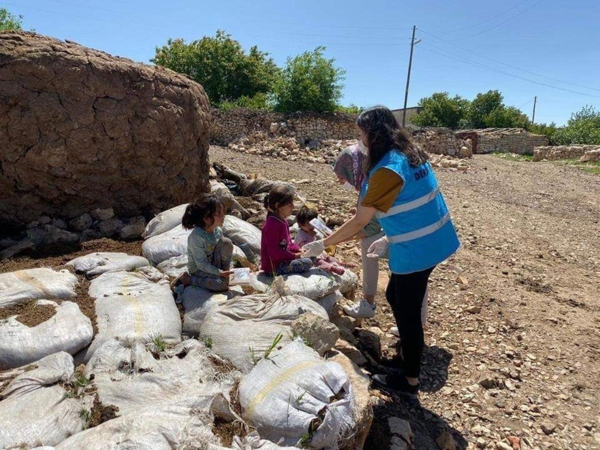 Derik&rsquo;te &rsquo;Kitap Bizden, Okumak Sizden&rsquo; kampanyası