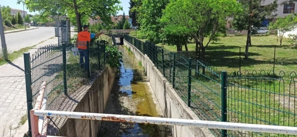 Gediz&rsquo;de ila&ccedil;lama &ccedil;alışmaları başladı