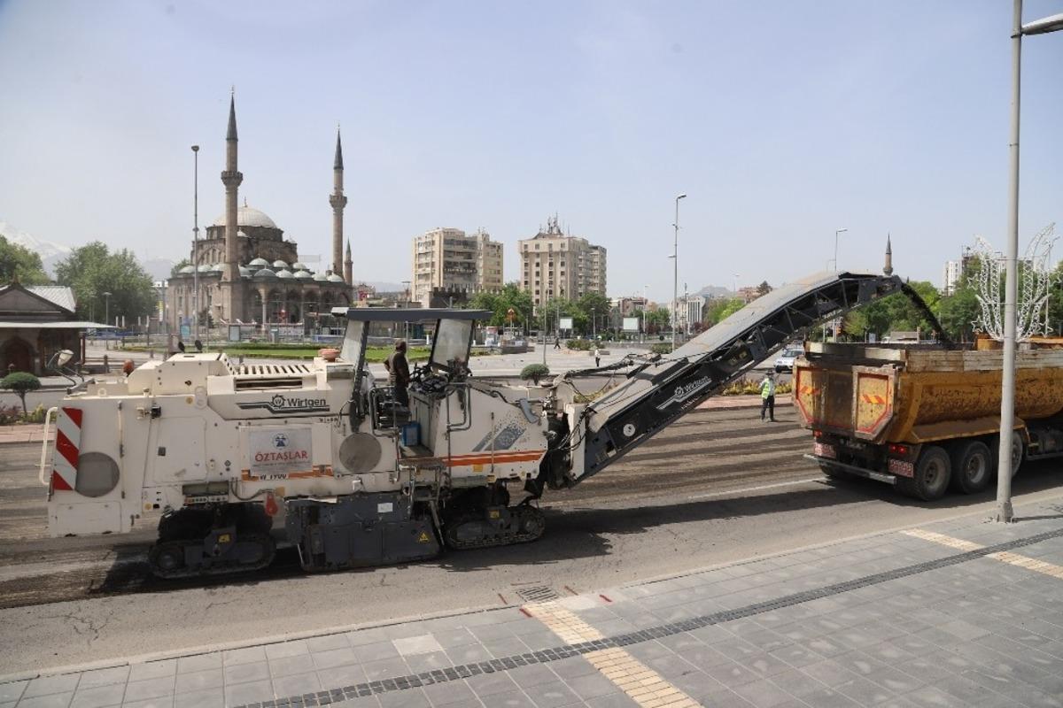 B&uuml;y&uuml;kşehir, kısıtlamalarda da &ccedil;alışmalara devam ediyor