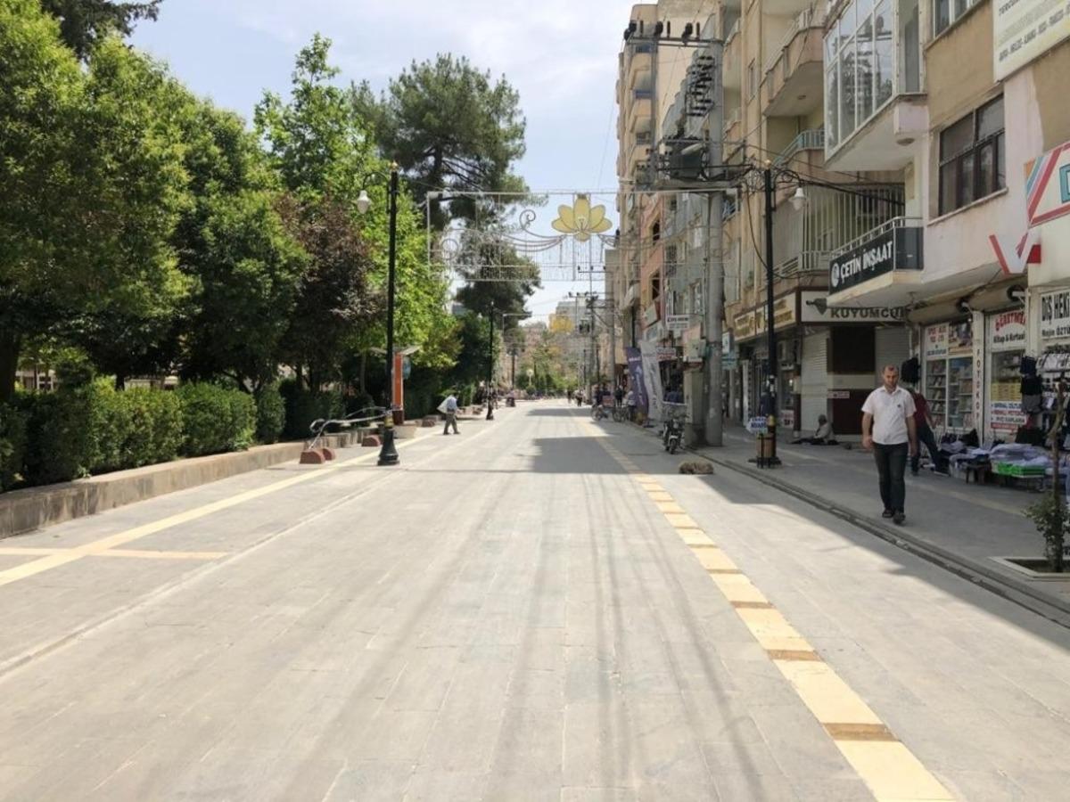 Kızıltepe&rsquo; de kısıtlama kalktı ama sokaklar yine boş kaldı