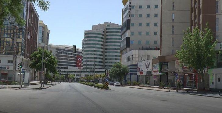 Gaziantep’te cadde ve sokaklar boş kaldı G4