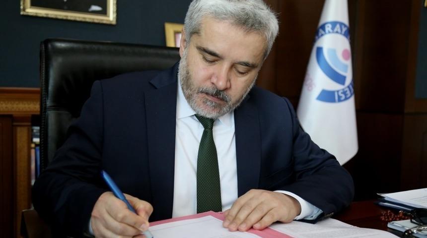 Rekt&ouml;r Şahin yazdığı bir mektupla &ouml;ğrencilere hediyelerini yolladı