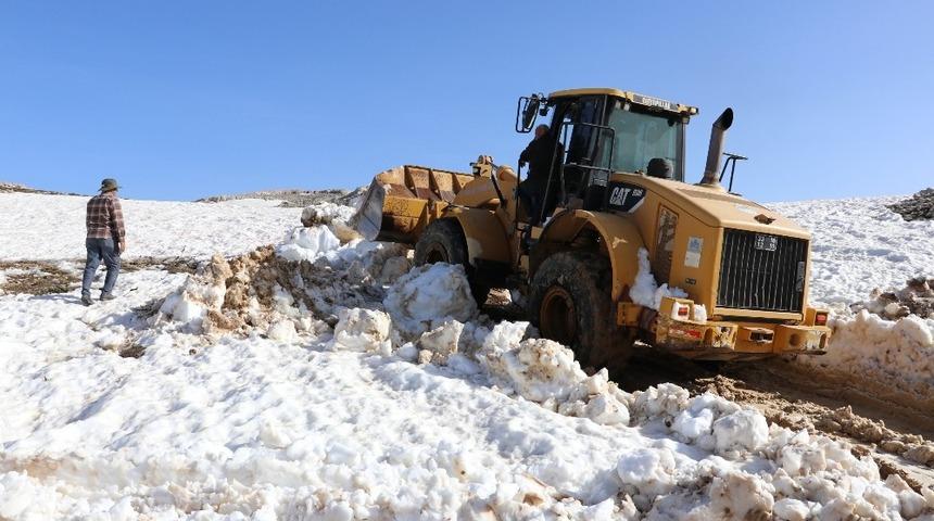 Yörüklerin göç yolu açıldı