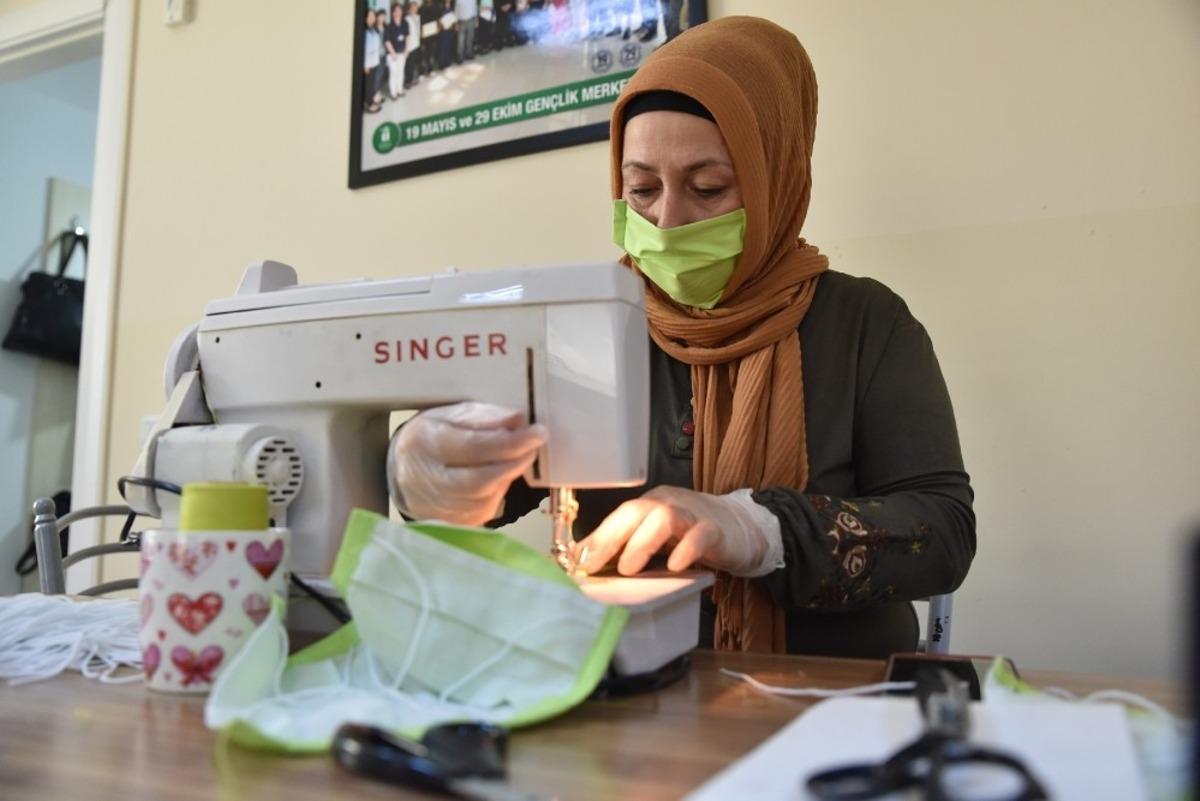 &Uuml;rettikleri maske sayısı 18 bin adete ulaştı