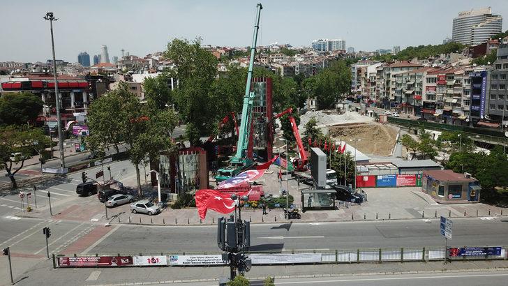 Beşiktaş Meydanı'ndaki Atatürk anıtı kaldırılıyor G3