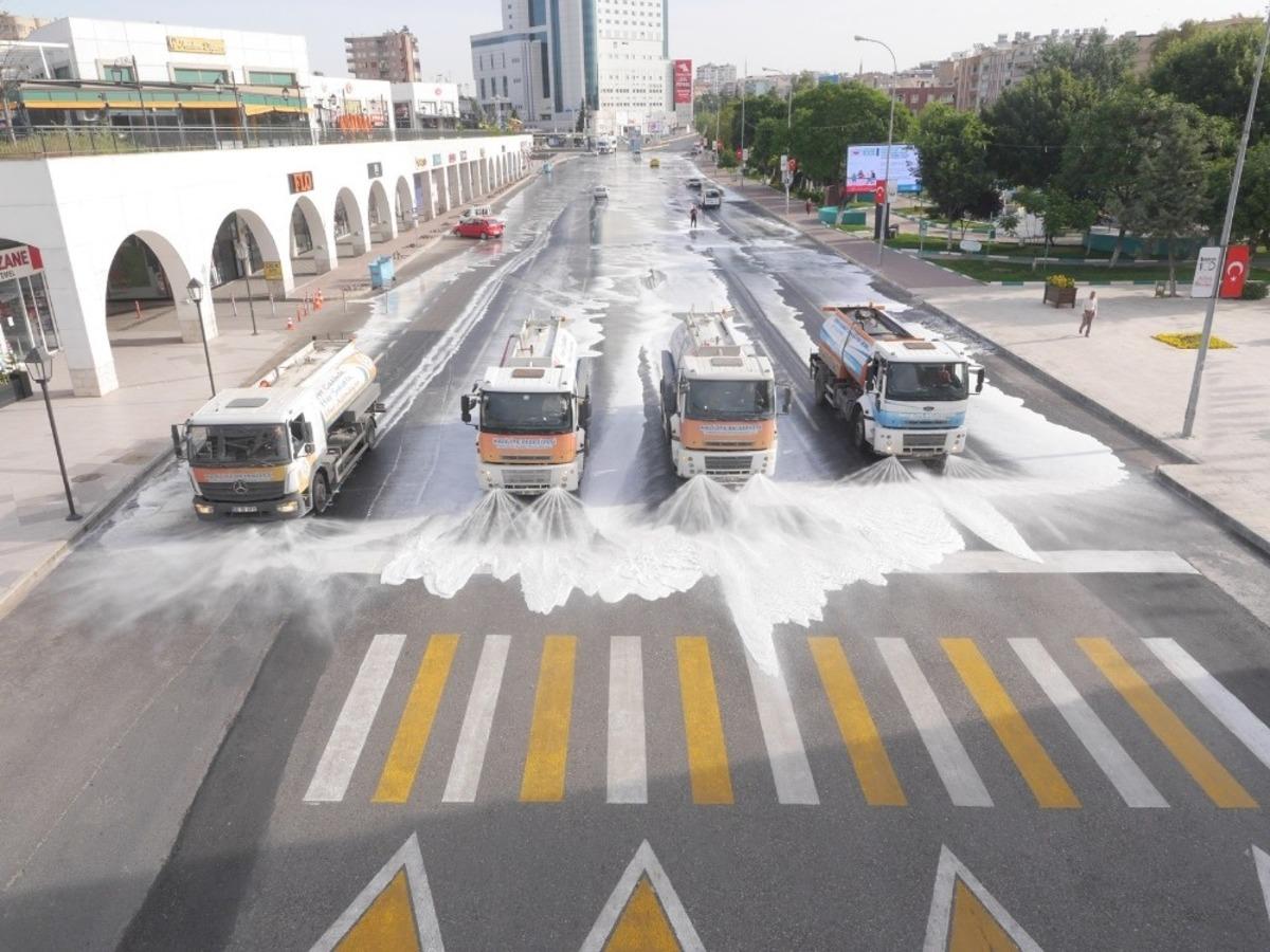 Haliliye&rsquo;de salgınla m&uuml;cadele s&uuml;r&uuml;yor