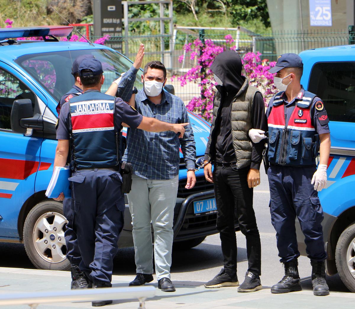 Hırsızlar gazetecileri, '&Ccedil;ıkınca hesaplaşacağız' diyerek tehdit etti