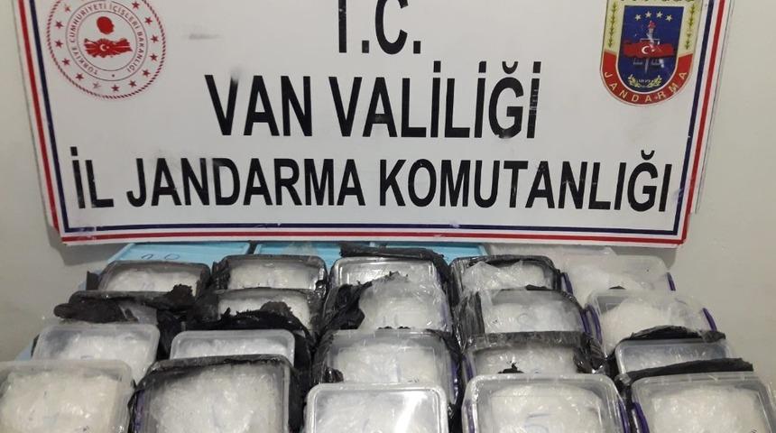 Başkale&rsquo;de 17 kilo uyuşturucu ele ge&ccedil;irildi