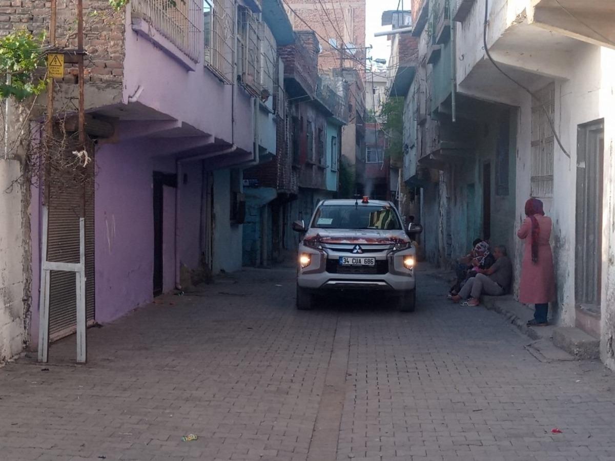 B&uuml;y&uuml;kşehir Belediyesi Sur il&ccedil;esinde ila&ccedil;lama &ccedil;alışmalarına hız verdi