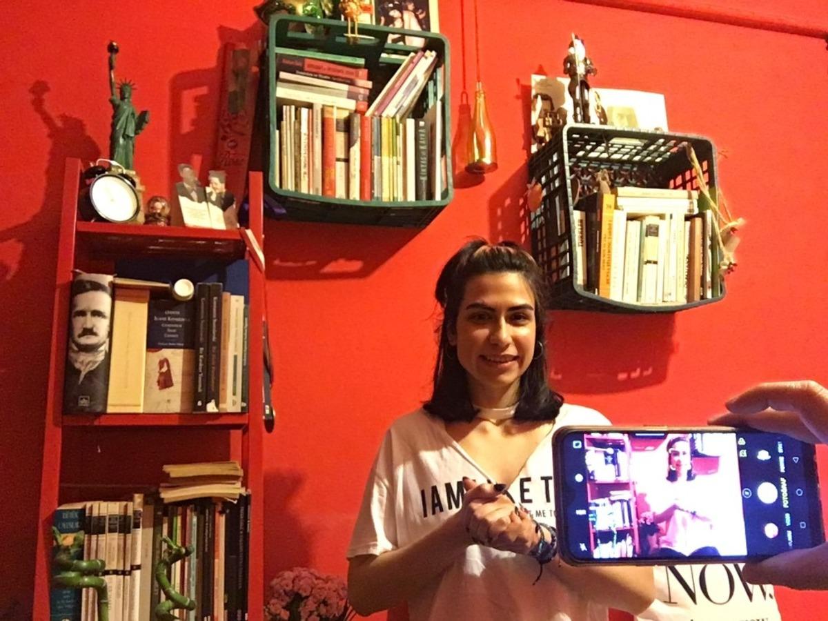 Tiyatrocular tanıtıyor, okurlar kazanıyor