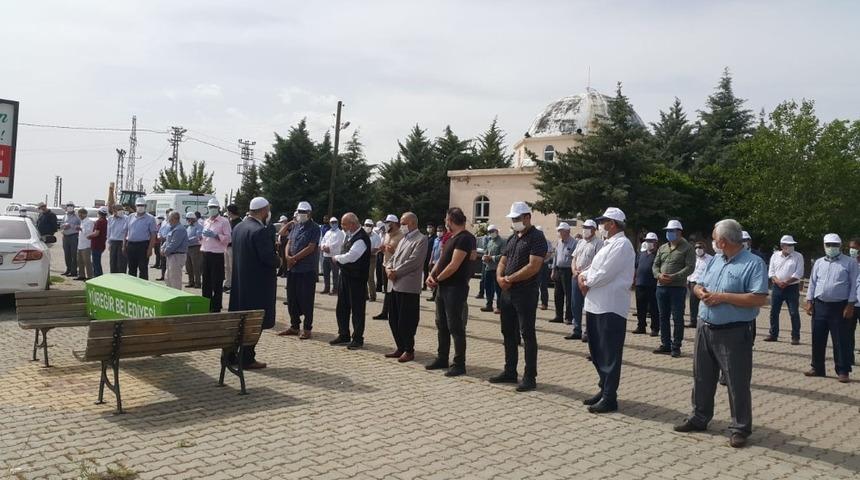 Eski il milli eğitim m&uuml;d&uuml;r&uuml; son yolculuğuna uğurlandı