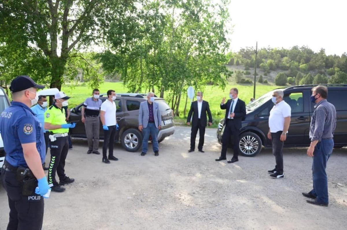 Başkan Ceyhun, Hisarcık&rsquo;ta Korona vir&uuml;s &ouml;nlemlerini yerinde inceledi