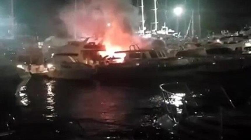 Marinada hareketli anlar! Lüks yat alev topuna döndü