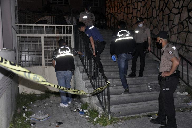 'Dur' ihtarına uymayan şüpheliler cami avlusuna tabanca attı G1