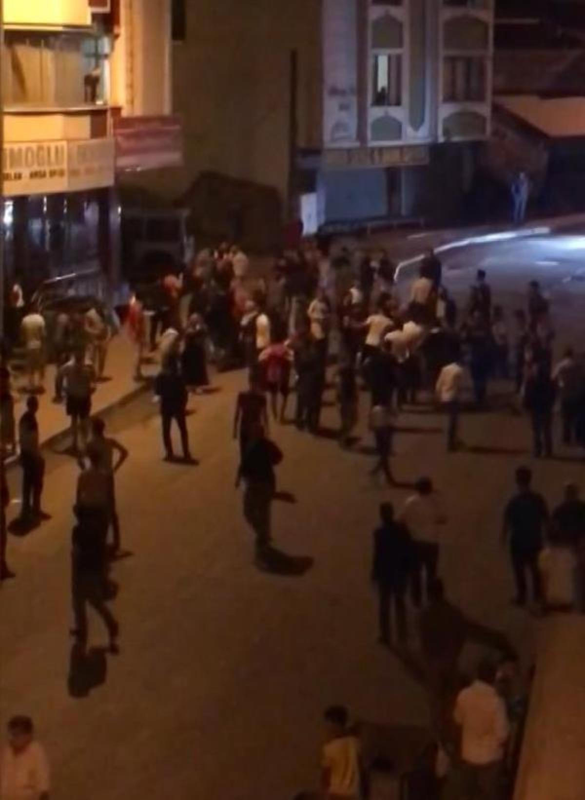 Arnavutk&ouml;y'de taciz iddiası sonrası b&uuml;y&uuml;k kavga