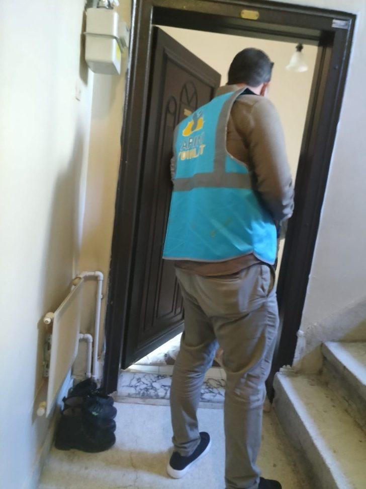 100 gönüllü öğrenciden 100 aileye yardım G3