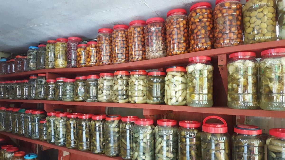 Tam 128 &ccedil;eşit turşu yapıyor, yok satıyor