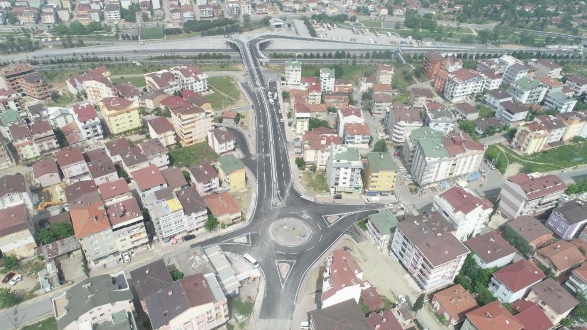 İstanbul ve Kocaeli&rsquo;yi birleştiren caddede sona yaklaşıldı